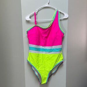 Women’s one piece swimwear